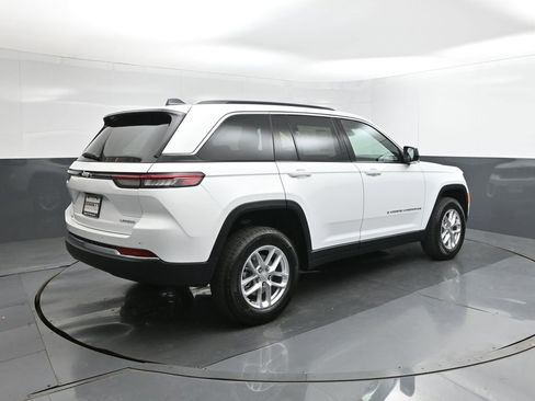 New 2025 Jeep Grand Cherokee Laredo X image 11