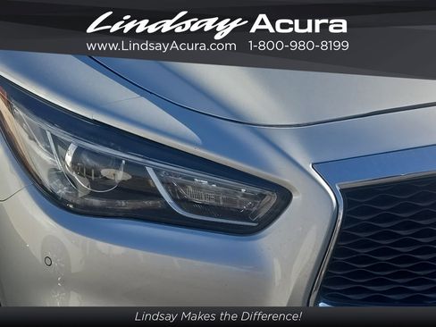 Used 2018 INFINITI QX60 Luxe w/ Deluxe Technology Package image 2