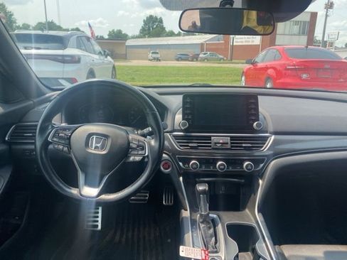 Used 2019 Honda Accord Sport image 14