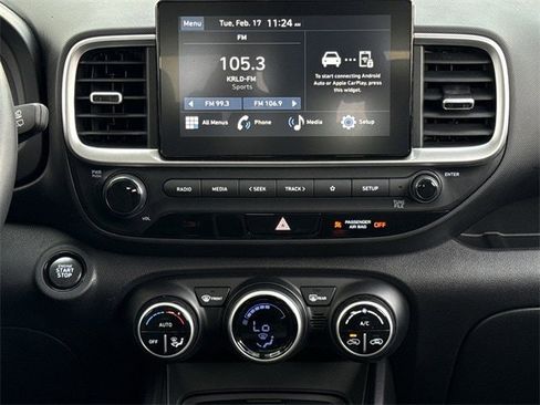 Used 2025 Hyundai Venue SEL image 15