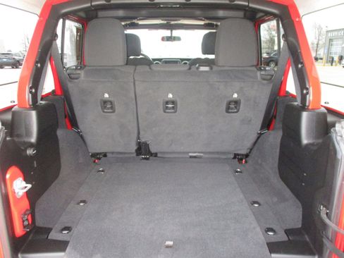 Used 2023 Jeep Wrangler Unlimited Sport image 33