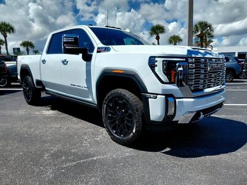 Used 2026 GMC Sierra 2500 Denali w/ Denali Reserve Package AWD/4WD image 2
