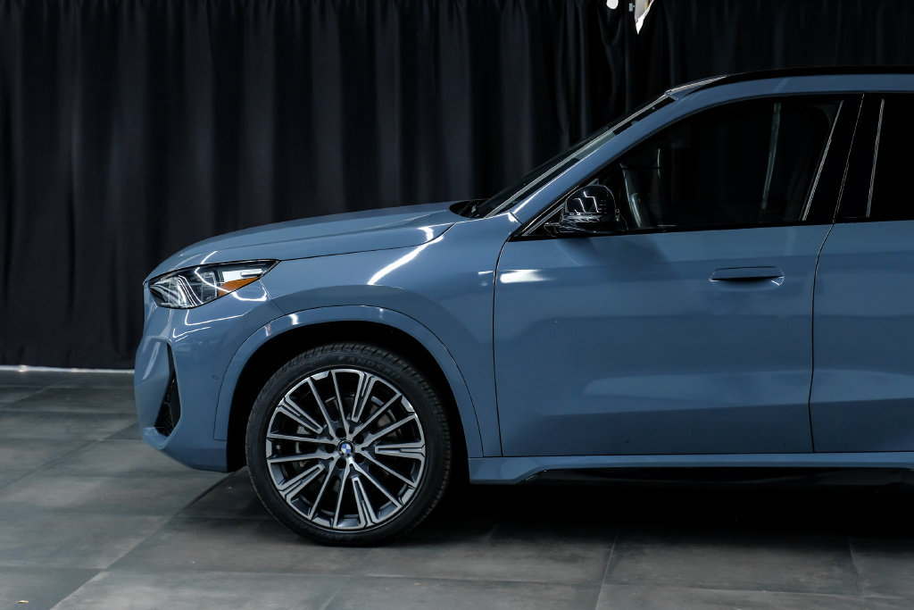 Used 2023 BMW X1 xDrive28i w/ M Sport Package AWD/4WD image 13