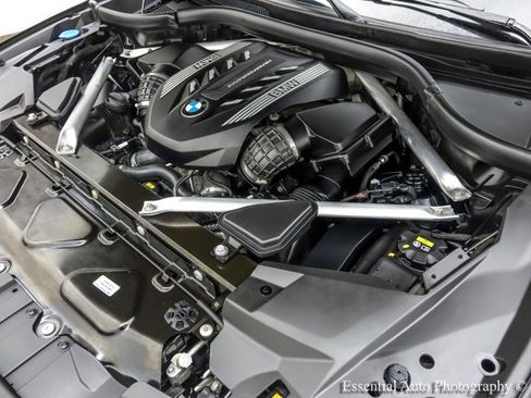 Used 2021 BMW X5 M50i AWD/4WD image 37