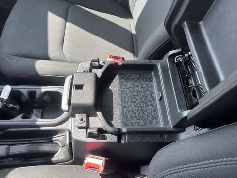 Used 2019 Jeep Wrangler Unlimited Sahara image 32