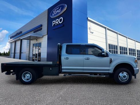 Used 2022 Ford F350 Lariat image 7