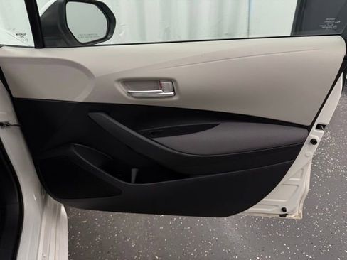 Used 2020 Toyota Corolla LE image 8
