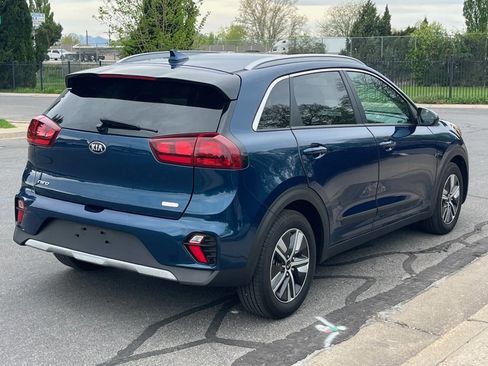 Used 2020 Kia Niro LXS FWD image 5