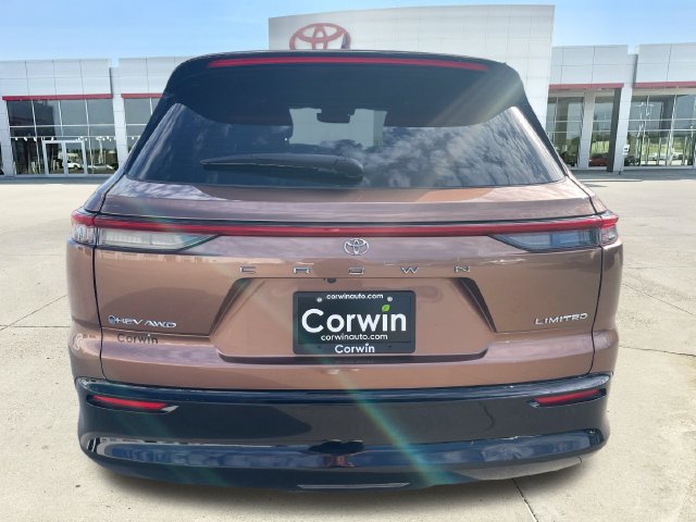 Used 2025 Toyota Crown Signia AWD/4WD image 4