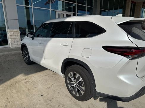 Used 2026 Toyota Highlander XLE AWD/4WD image 16