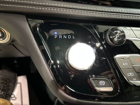 New 2026 Chrysler Pacifica Select image 18