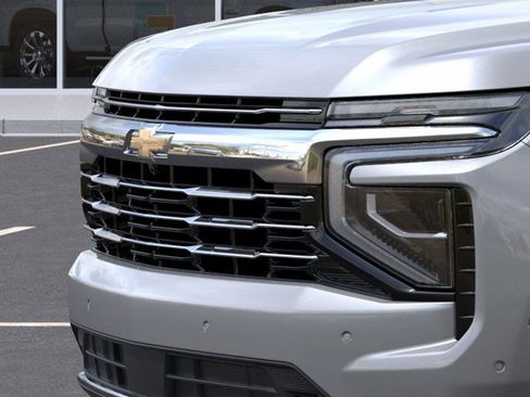 New 2026 Chevrolet Suburban LT image 13