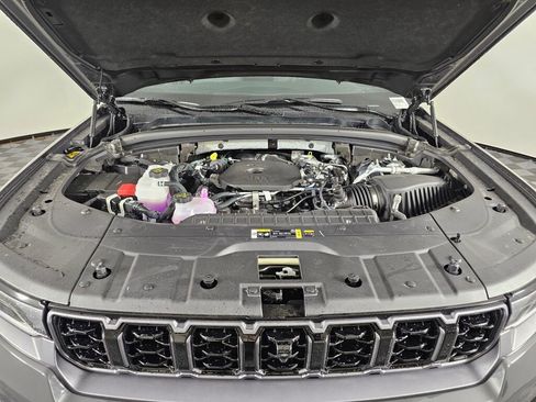 New 2026 Jeep Grand Cherokee Limited AWD/4WD image 12