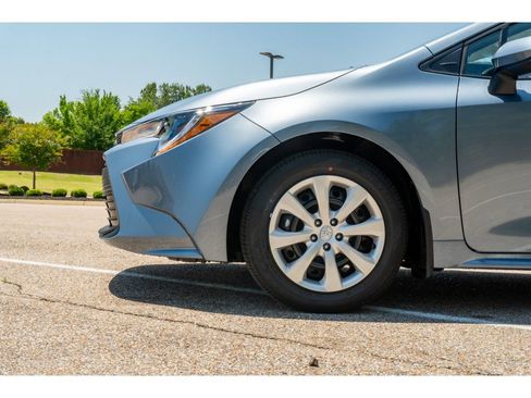 Used 2026 Toyota Corolla LE FWD image 10
