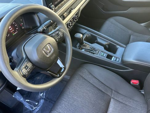 Used 2023 Honda Accord EX image 4
