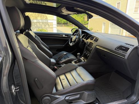 Used 2015 Volkswagen GTI SE w/ Lighting Package (SEL) FWD image 18