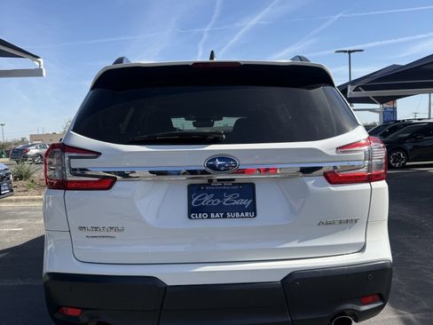 Used 2023 Subaru Ascent Premium w/ Convenience Package image 6
