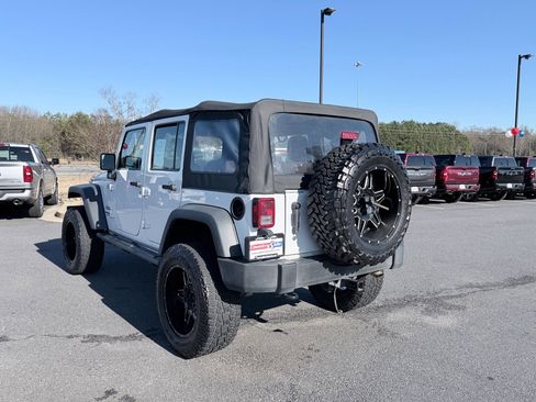 Used 2014 Jeep Wrangler Unlimited Sport image 7