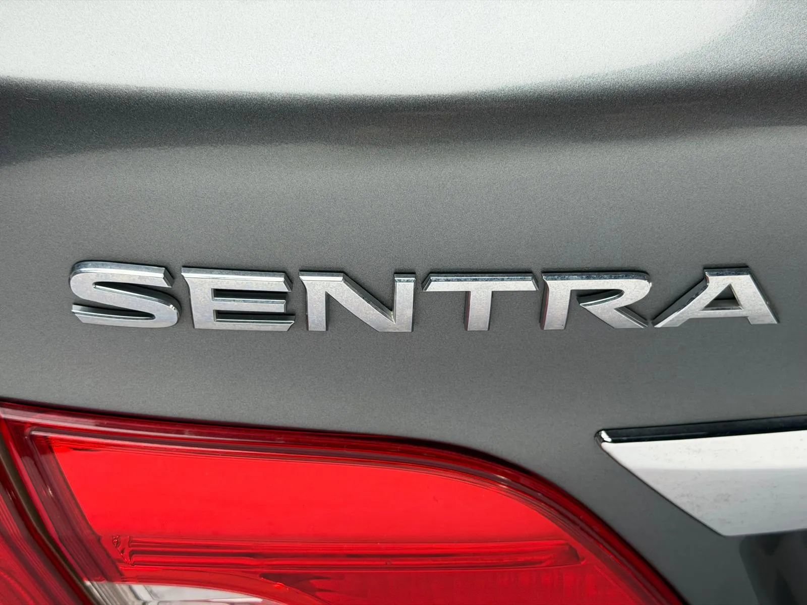 Used 2018 Nissan Sentra SV FWD image 9