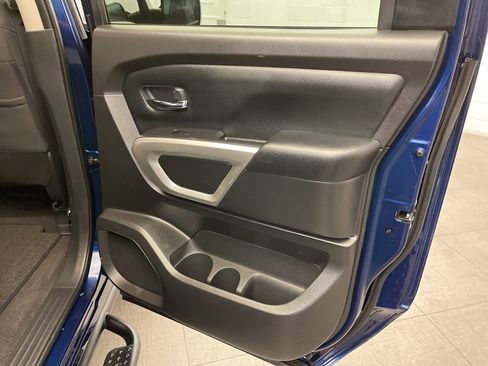 Used 2021 Nissan Titan SV w/ SV Convenience Package image 28