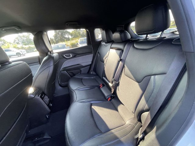 Used 2024 Jeep Compass Latitude AWD/4WD image 12