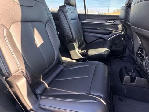 New 2025 Jeep Grand Cherokee L Limited w/ Luxury Tech Group II RWD image 16