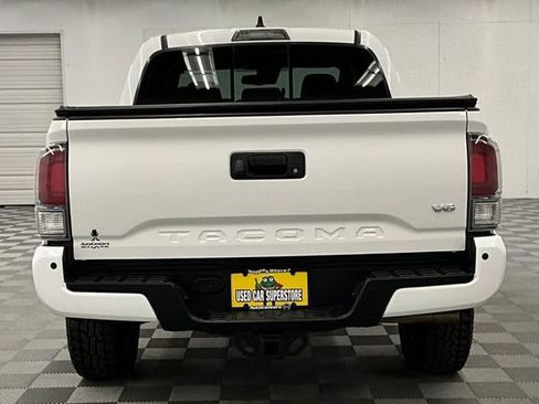 Used 2023 Toyota Tacoma TRD Off-Road w/ Technology Package AWD/4WD image 5