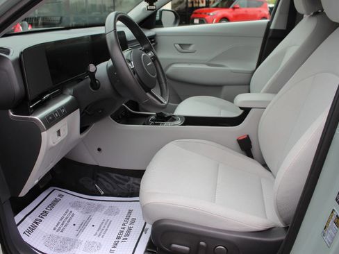 Used 2025 Hyundai Kona SEL FWD image 18