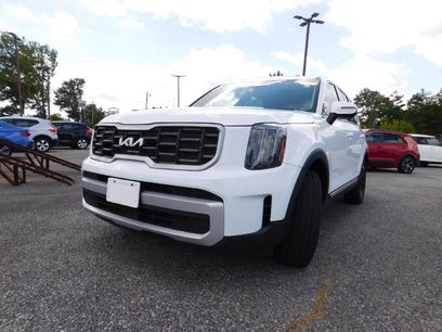 Used 2023 Kia Telluride S w/ S Sunroof Package