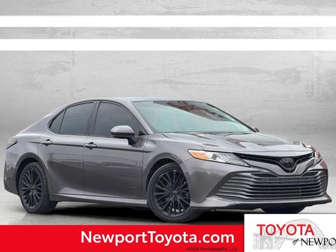 Used 2020 Toyota Camry XLE image 1