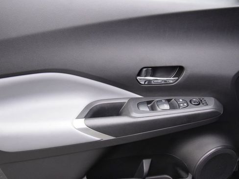 Used 2021 Nissan Kicks SR w/ SR Premium Package FWD image 23