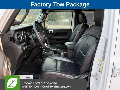 Used 2019 Jeep Wrangler Unlimited Sahara AWD/4WD image 2