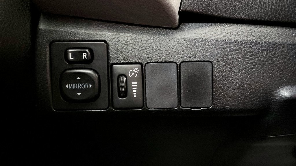 Used 2016 Toyota Corolla LE FWD image 32