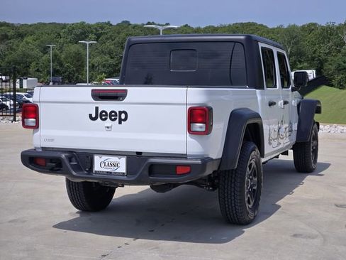 Used 2024 Jeep Gladiator Sport AWD/4WD image 8