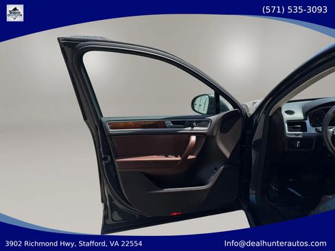 Used 2013 Volkswagen Touareg VR6 AWD/4WD image 7