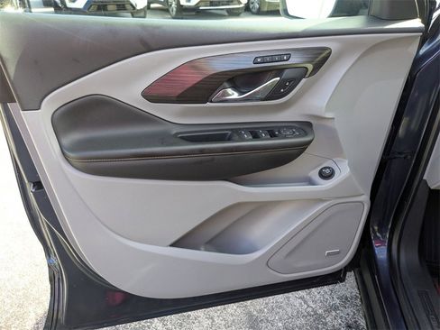 Used 2019 GMC Terrain SLT w/ Preferred Package image 16