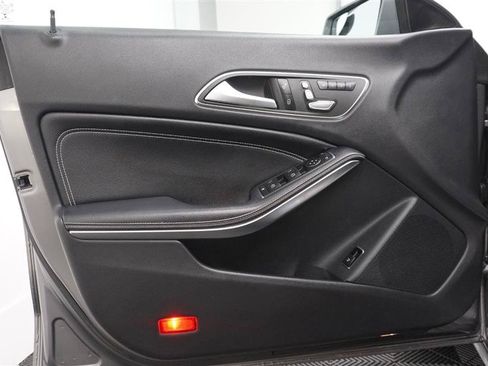 Used 2018 Mercedes-Benz CLA 250 image 30