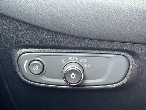 Used 2018 Chevrolet Equinox LT AWD/4WD image 26