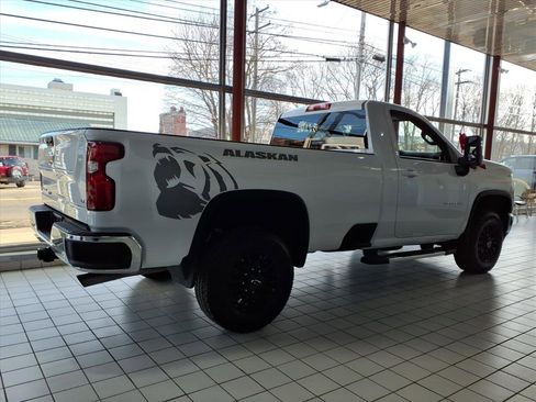 Used 2022 Chevrolet Silverado 3500 LT w/ Convenience Package image 4