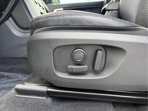 Used 2019 Land Rover Discovery Sport SE AWD/4WD image 18