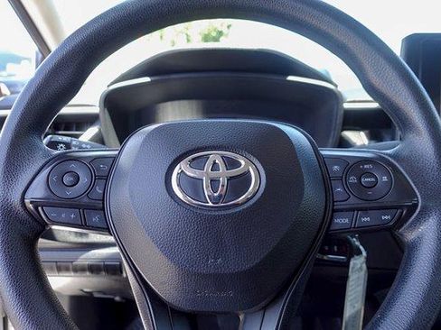 Used 2025 Toyota Corolla LE FWD image 13