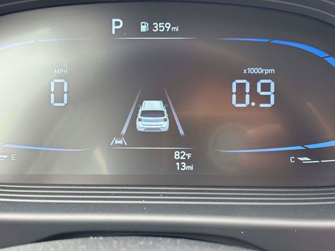 Used 2026 Hyundai Venue SEL FWD image 28