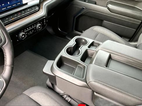 Used 2024 Chevrolet Silverado 1500 LT AWD/4WD image 16