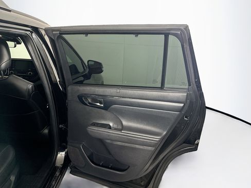 Used 2021 Toyota Highlander XSE image 32