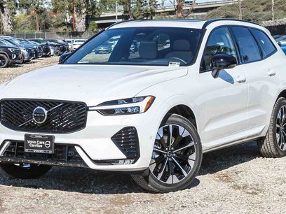 New 2026 Volvo XC60 B5 Plus w/ Climate Package PRO