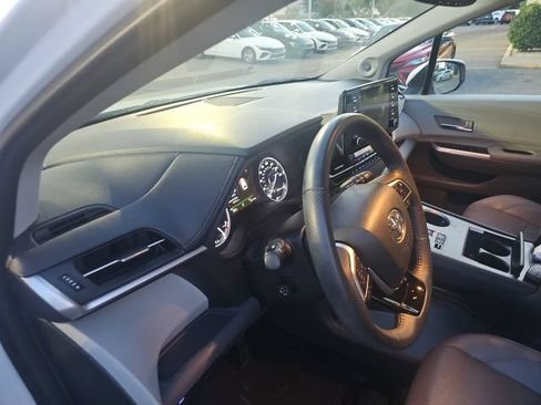 Used 2023 Toyota Sienna Limited AWD/4WD image 30