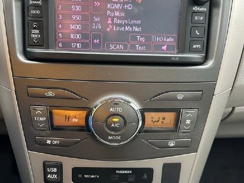 Used 2013 Toyota Corolla LE image 14