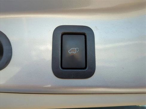 Used 2015 Toyota Highlander XLE image 29