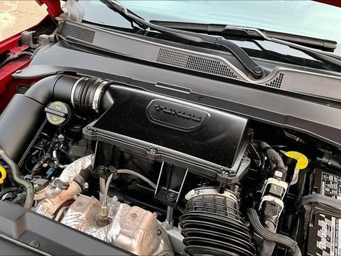 Used 2025 Jeep Compass Trailhawk AWD/4WD image 31