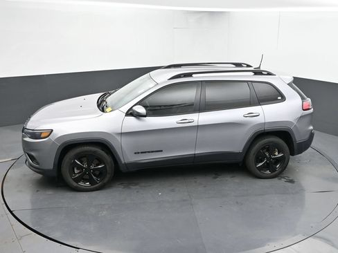Used 2019 Jeep Cherokee Latitude Plus FWD image 18